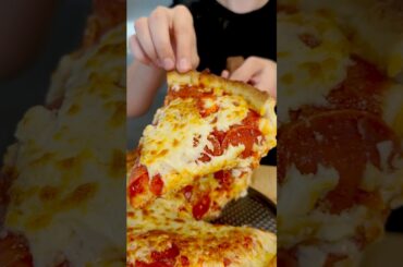 Pepperoni Deep Pizza (Chicago-style) #shorts #chicagopizza #pizza #recipe #pepperoni #mozzarella