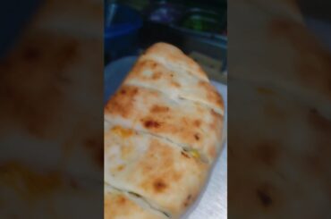 fresh Pizza pizza and staff garlic bread|| #pizza#food #pizzakaisebanatehain #indianpizza #foodie