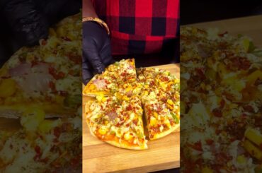 Pizza #veg pizza #youtube #asmrcooking #recipe #shortvideo #shots #asmrsounds #pizza #pizza recipe