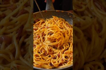 The Magic of Caramelize Onions Pasta! @Lionfield