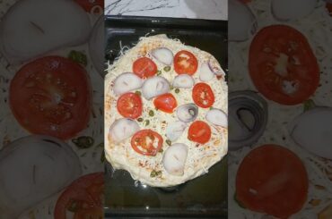 Tomato Onion Pizza Recipe| #shorts#pizza #pizzarecipe#tomatopizza #sancksrecipe #ytshorts#pizzalover