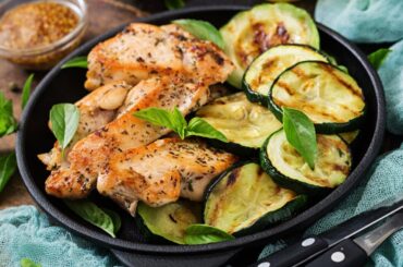 Garlic Lemon Chicken & Zucchini | Quick & Healthy 5 - Minute Dinner!