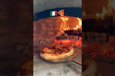 La pizza pronta! #pepperoni #pizza #pizzalover #italianpizza #food #itspizzatime #neapolitanpizza