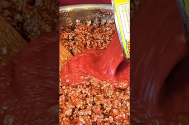 Spaghetti & Meat Sauce Recipe | Better Than Takeout! #shorts #spaghetti #foodie