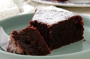 Italian Flourless Chocolate Cake Recipe (Torta Caprese)