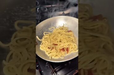 Spaghetti bacon #streetfood #italianfood