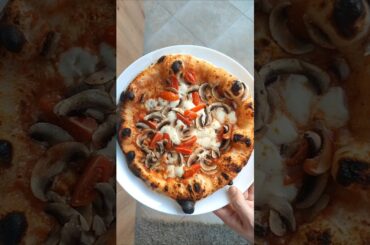 #pizza #sourdough #justfood #pizzalover #food #recipe #baking #ooni #pizzanapoletana #pizzarecipe