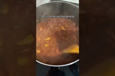 Asking Italian Mom if mushrooms go into Bolognese sauce