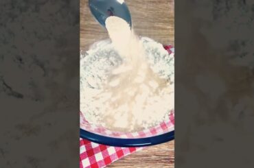 How to Make Crispy Fried Panzerotto (Panzerotto Fritto) | Easy Italian Recipe