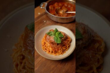 Spaghetti and Meatballs #tablefor2 #spaghettiandmeatballs #spaghetti #meatballs