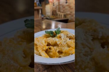 Easy Vegetarian Tomato Pasta Recipe - Simple and Delicious. #recipe #shorts #italy #cooking #food