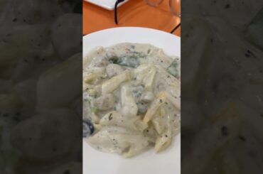 #pasta #foodie #foodlover #viral #coffee #foodvlog #whitesaucepasta #Italianfood #food #ytshort