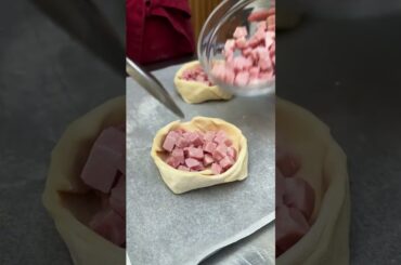 Delicious mini puff pastry quiches with ham and cheese #Shorts