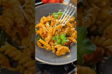 Chicken pasta recipe at home #pasta #pastarecipe #chickenpasta #shorts a