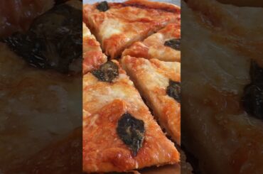 Margherita Pizza #pizza #pizzalover #margheritapizza