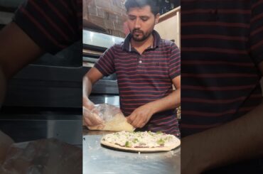 Hum Pizza asha kyo bnate hain??#cloudkitchen #tamannapraveenvlogs #minivlog #vlog #food #food