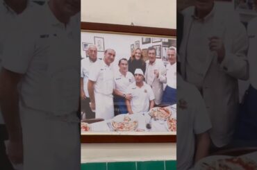 Having the best Pizza of the World at Pizzeria de Michele, Naples #short #italy #travelshorts #pizza