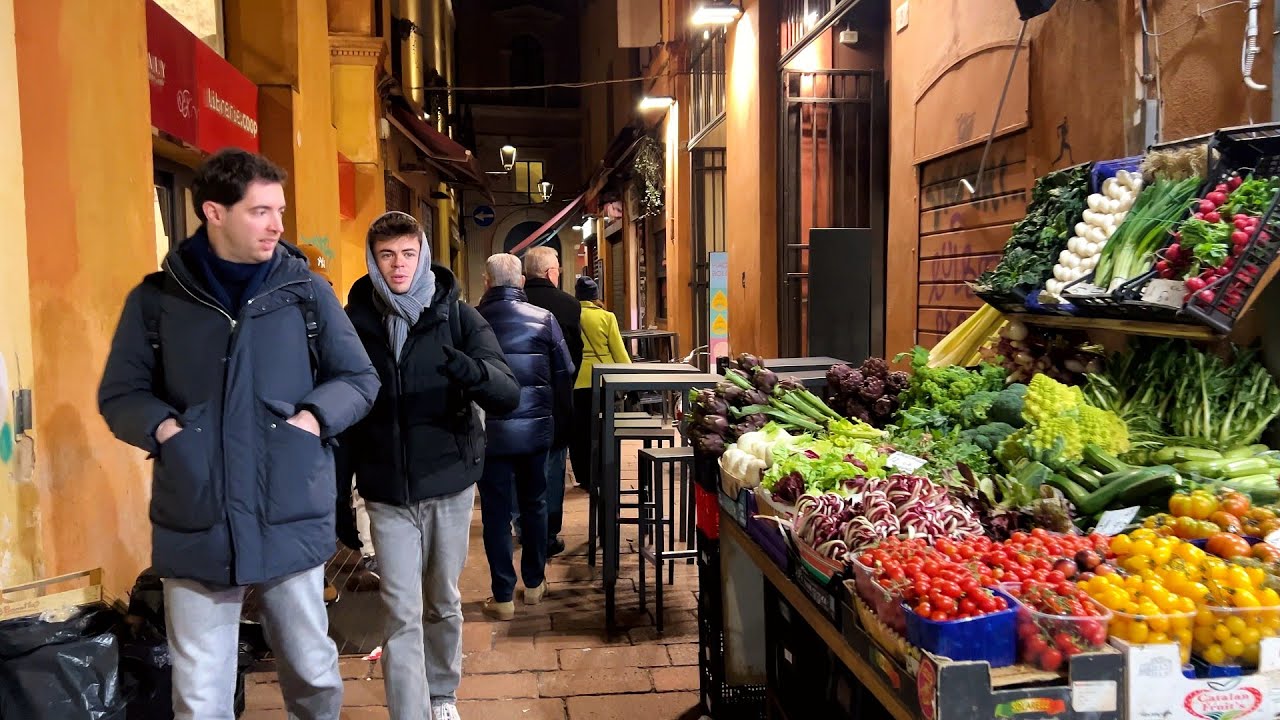 Evening walk in Bologna, Italy. Street food, hidden alleys and real Italian life! Evening walk in Bologna, Italy. Street food, hidden alleys and real Italian life!