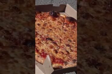 Dave Portnoy Surprised That Pittsburgh Has Good Pizza