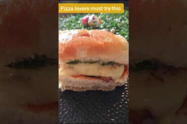 Rainy days with vada pav craze episode no2| #shorts #desifusion #mylifemykitchen #pizzavadapavecipe