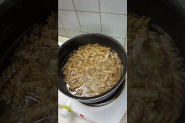 Pasta Pesto #pesto #shorts #italy #food #pasta #cooking #italianfood #friends #shortvideo #video #ai