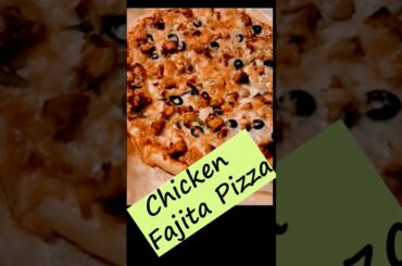 How to make pizza at home | homemade chicken pizza recipe #shorts