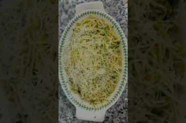 garlic spaghetti #garlicpasta #garlicspaghetti #food #italianrecipes #recipe #the cook and travel