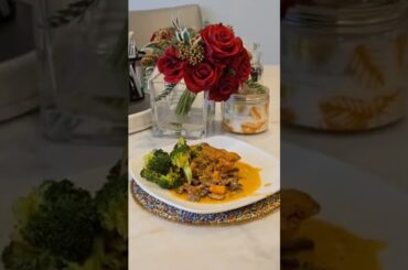 Tuscan Chicken| This Italian dish is so easy to make| must try item #tuscanchicken