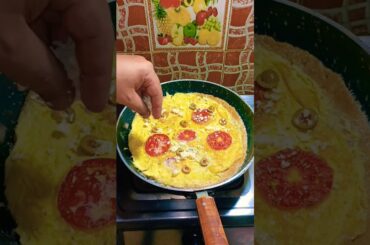 Egg Tomato Pizza Recipe | Quick & Tasty Homemade Pizza Without Oven | Easy Snack Idea