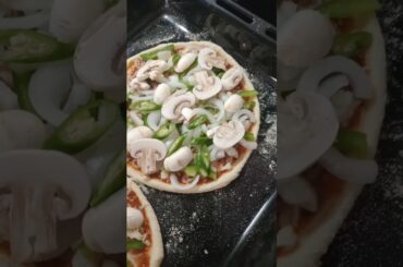 Ennaku pizza pidikathu #shortsfeed #pizza #chickenpizza  #food #viral #trending
