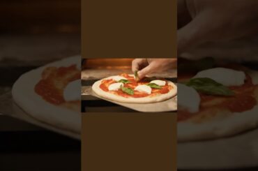 Pizza Margherita Napels #travel #pizza #tasteplorers