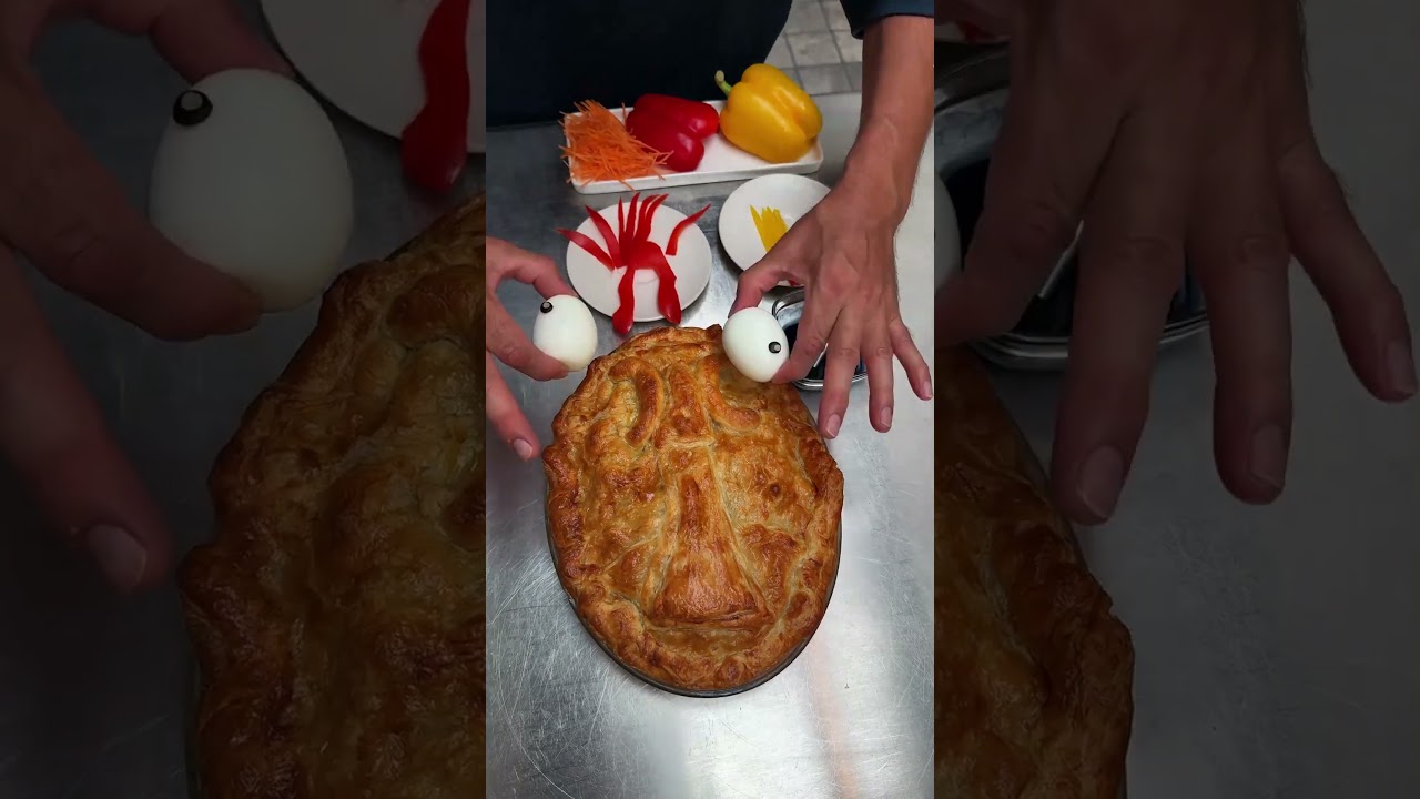 Hei Hei Curry Pot Pie #Shorts Hei Hei Curry Pot Pie #Shorts