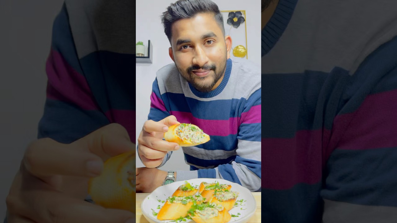 Garlic bread. /. Spicy garlic bread Garlic bread. /. Spicy garlic bread