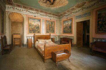 Was This The Last Home Of Don Quixote? Unreal Abandoned Spanish Palace!