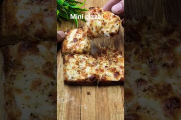 mini four slice pizza #short #trending #food #foodie #viralvideo #viralshort #pizza #mini #vlog