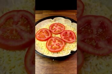 Tortilla Tomato Pizza! Easy Breakfast #shorts