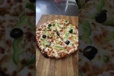 cheese capsicum pizza #shorts #trending #ytshorts #food #foodie #viralvideo #pizza