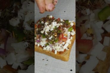 5 min mai bread pizza recipe | bread pizza recipe  | bread pizza on pan |Chandni's secret kitchen