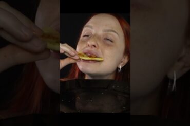 Eating ASMR Hawaiian Pizza Mukbang (that's the one with pineapple)