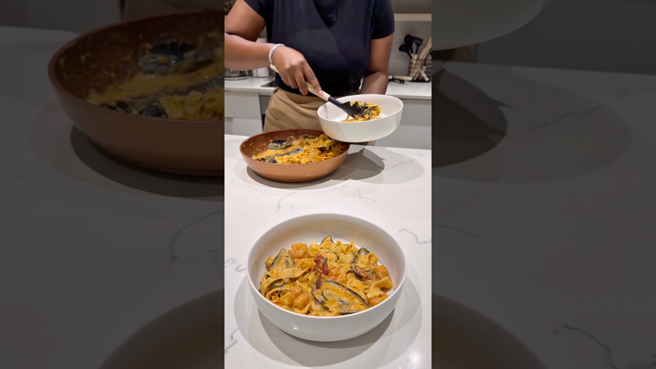 Creamy Garlic Seafood Pasta #cooking #foodie #pasta #wine #seafood #garlic #monday Creamy Garlic Seafood Pasta #cooking #foodie #pasta #wine #seafood #garlic #monday