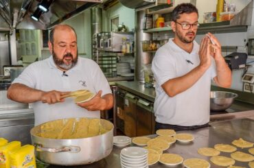 Palermo’s Famous Street Food - Pane e Panelle & Cazzilli