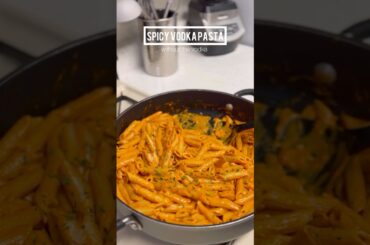 Spicy Vodka Pasta (without the vodka) #pasta#meals#recipes#recipeshorts#easyrecipes