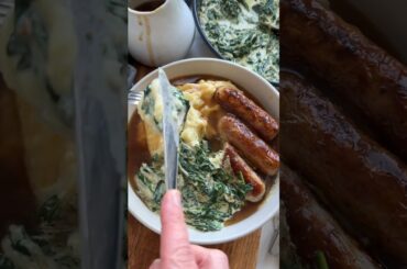 Creamed Spinach & Shallots - the BEST Autumn side ever!!