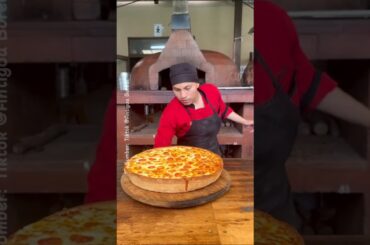 Ternyata Pizza Awalnya Makanan Rakyat Miskin! #faktaunik #foodshorts #pizza