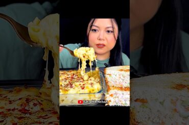 EATING MAC N CHEESE, SANDWICH & CHILLI POTATO #shorts