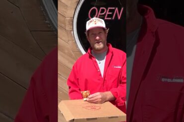 Dave Portnoy Tries Thick Iowa Pizza With No Flop