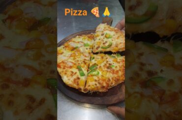 homemade pizza #streetfood #trending #food #trending #ytshorts #foodie #viralvideo #pizza #yt
