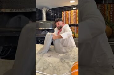 We react to GRAY HALLOWEEN PIZZA @capuanovincenzo