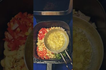 Airfryer Veg Garlic Pasta | Veg Garlic Macroni #vegpasta #vegmacroni #shorts #reels #recipe #cooking