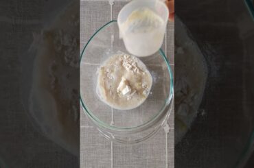 How I Make 10 minute Pizza Dough at Home / No Kneading! Easy and Fast / shorts